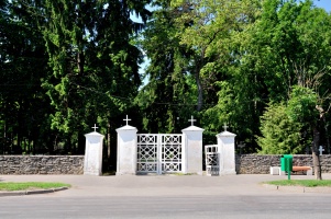 Haapsalu kalmistu väravad
