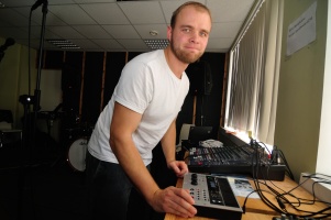 Bass : Antti